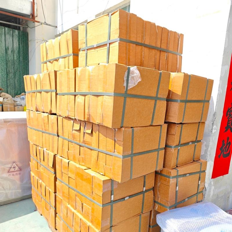 De eerste batch bestellingen voor elektriciteitsmeterkasten van nieuwe klanten in Groot-Brittannië is met succes verzonden