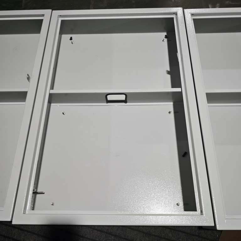 Ouyue Electric heeft een dubbellaags gescheiden metalen verdeelkastomhulsel gelanceerd: met afzonderlijke sterke en zwakke stroomzones en vooraf geïnstalleerde noppen, verkort het de montagetijd voor complete sets